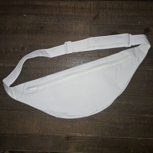 New Cream Color Cross Body Bag W An  Adjustable Strap And 2 Compartments Simple